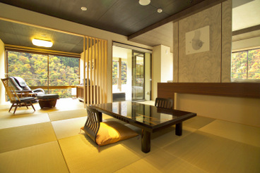 和の宿　ホテル祖谷温泉「雲の上スィート　玉響（露天風呂・足湯付き客室）」写真